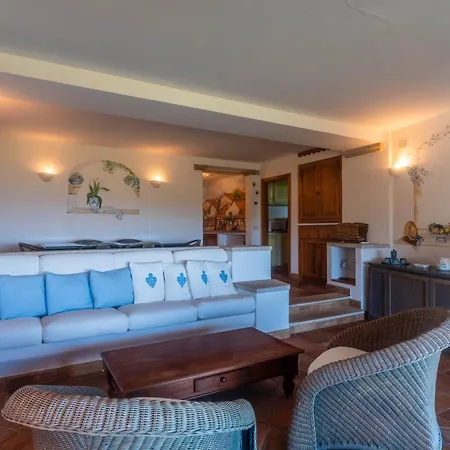 ヴィラ Cala Bitta アルツァケーナ